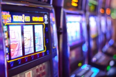 mami Aviator slot game showing live multiplier and cash-out mechanics interface